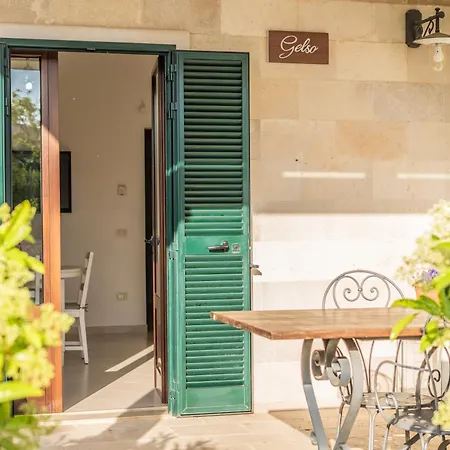 Caramia Bed & Breakfast 4*