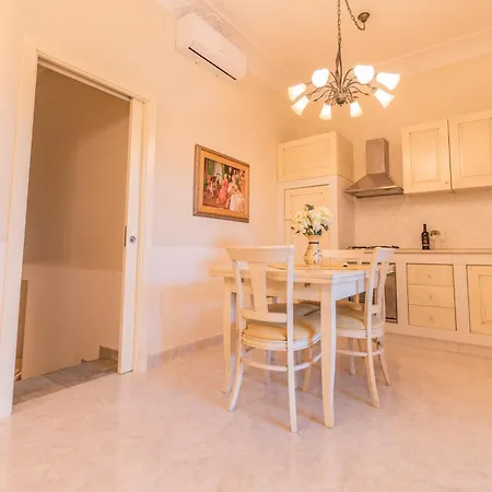 Caramia Bed and breakfast 4*