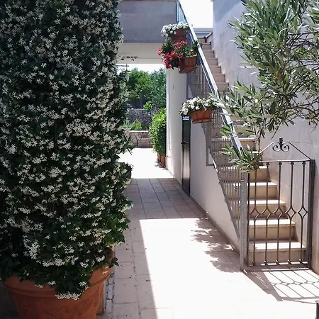 Frühstückspension Caramia 4*